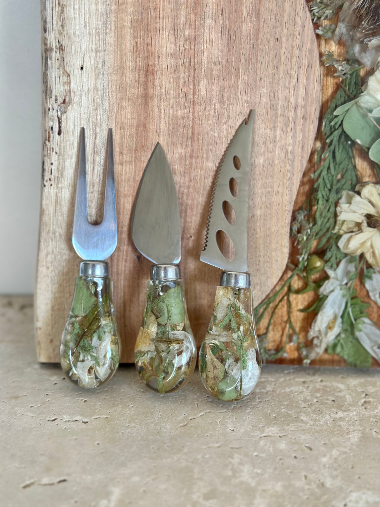 Cheese Knife Flower Preservation