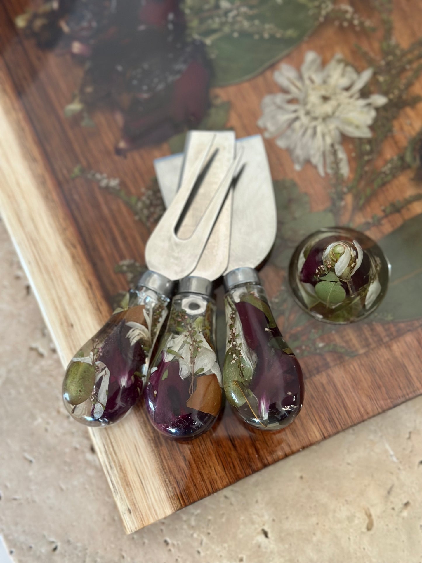 Cheese Knife Flower Preservation