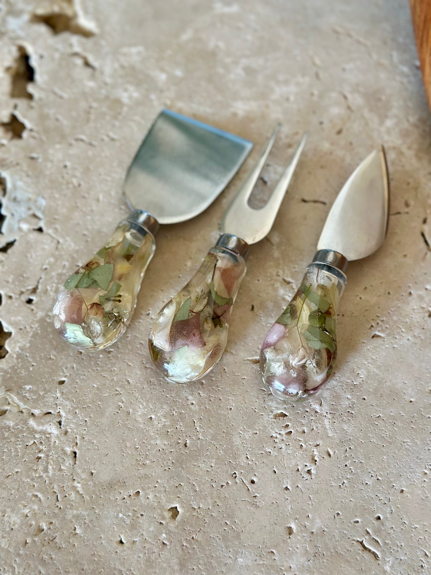 Cheese Knife Flower Preservation