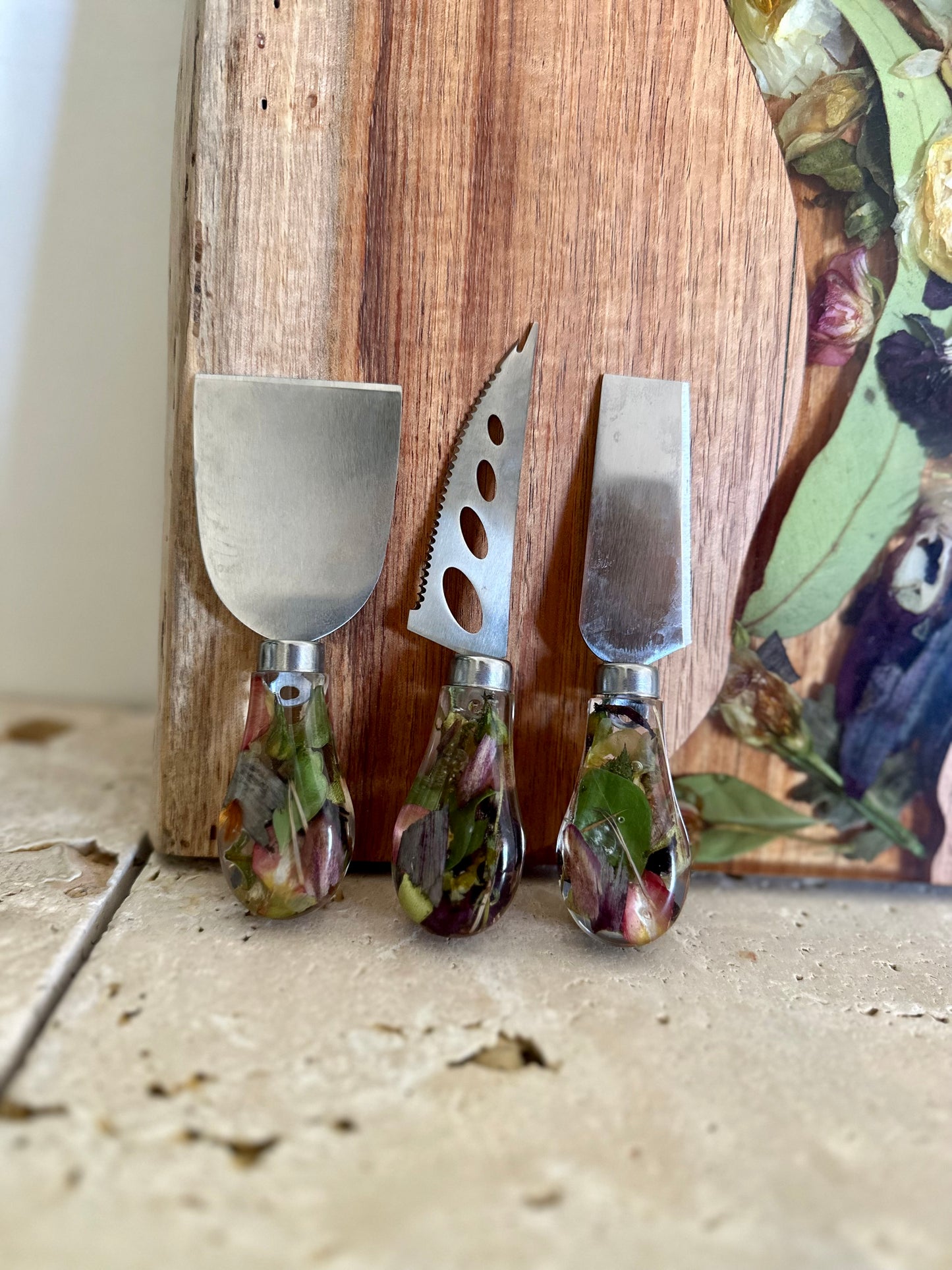 Cheese Knife Flower Preservation