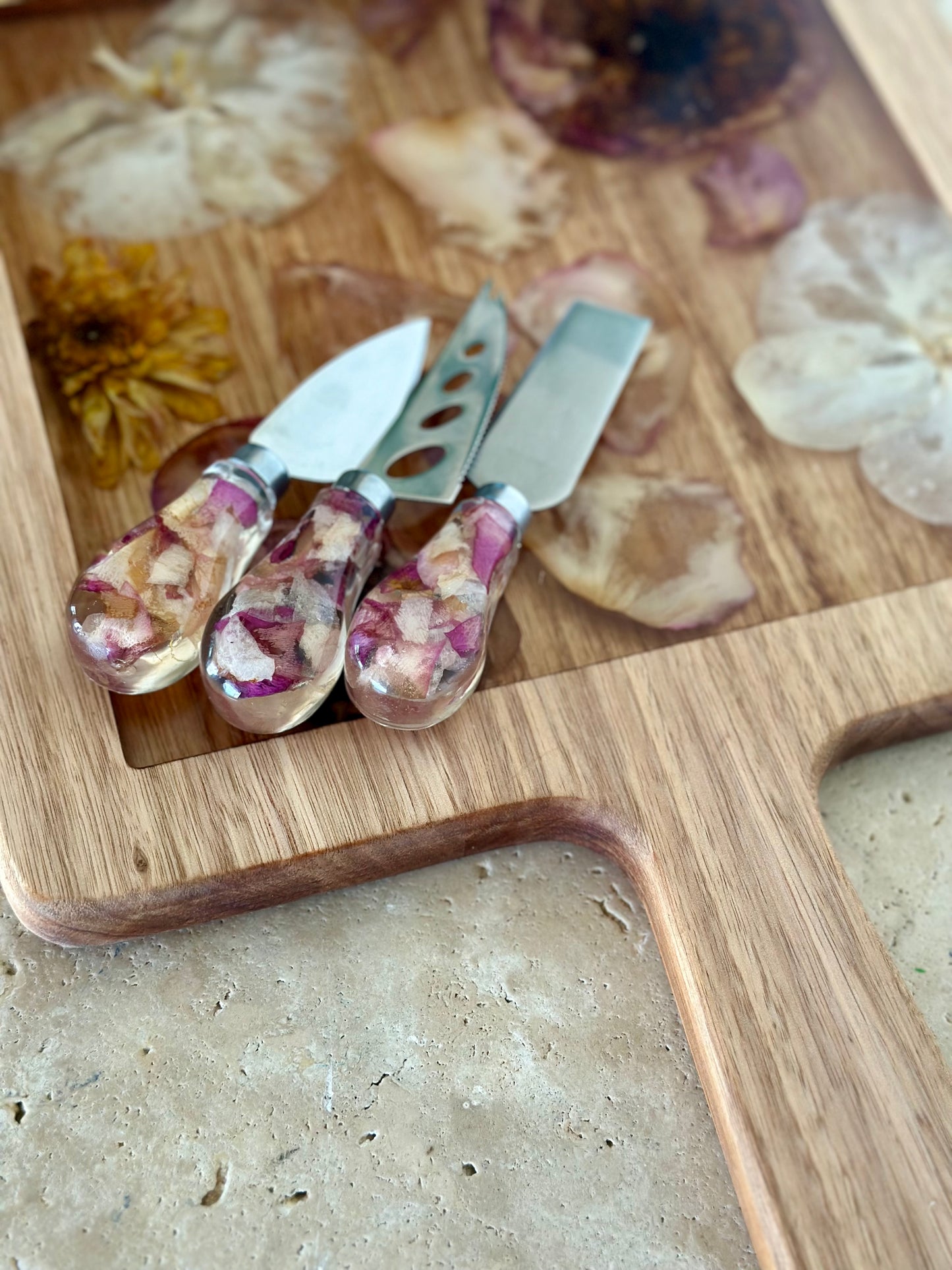 Cheese Knife Flower Preservation